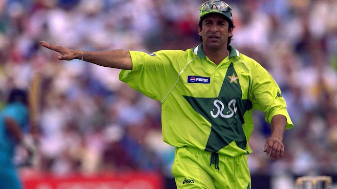 Most Wickets in ODI wasim akram