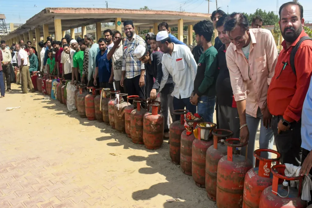 एलपीजी संकट का कारण