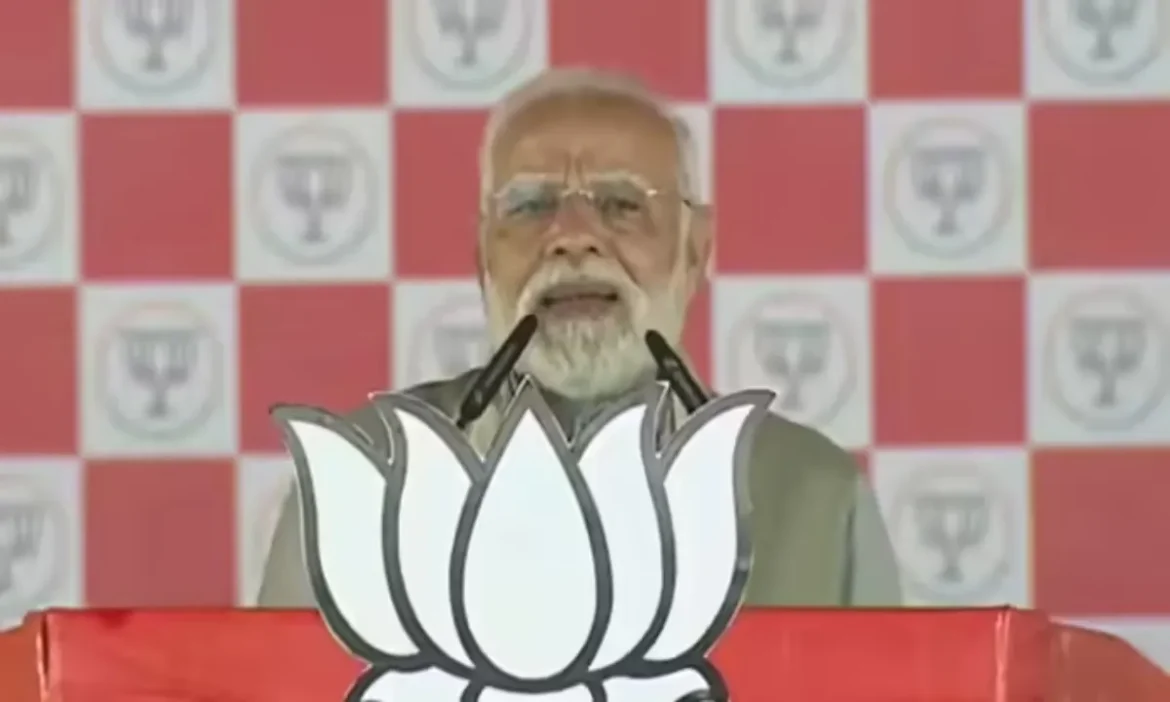 PM Modi lashed out at RJD-Congress, said- they insulted Chhath
