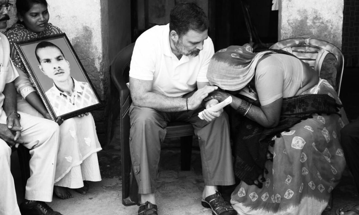 Rahul met the family of Dalit Hariom Valmiki
