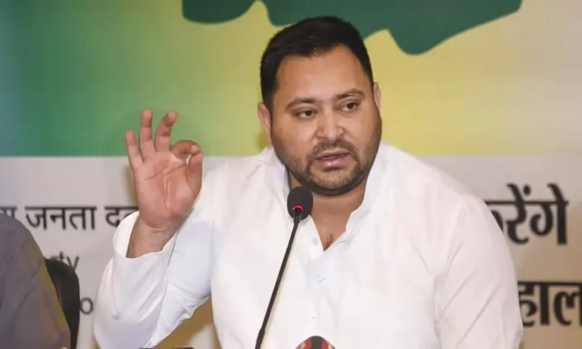 Insurance of Rs 5,00,000 and salary of Rs 30 thousand, Tejashwi made a big promise to Jeevika Didis
