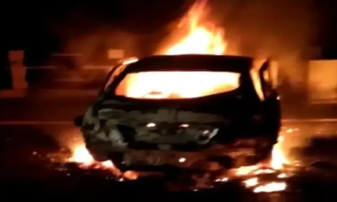 Explosion in car near Red Fort in Delhi, fire in four vehicles, chaos in the area
