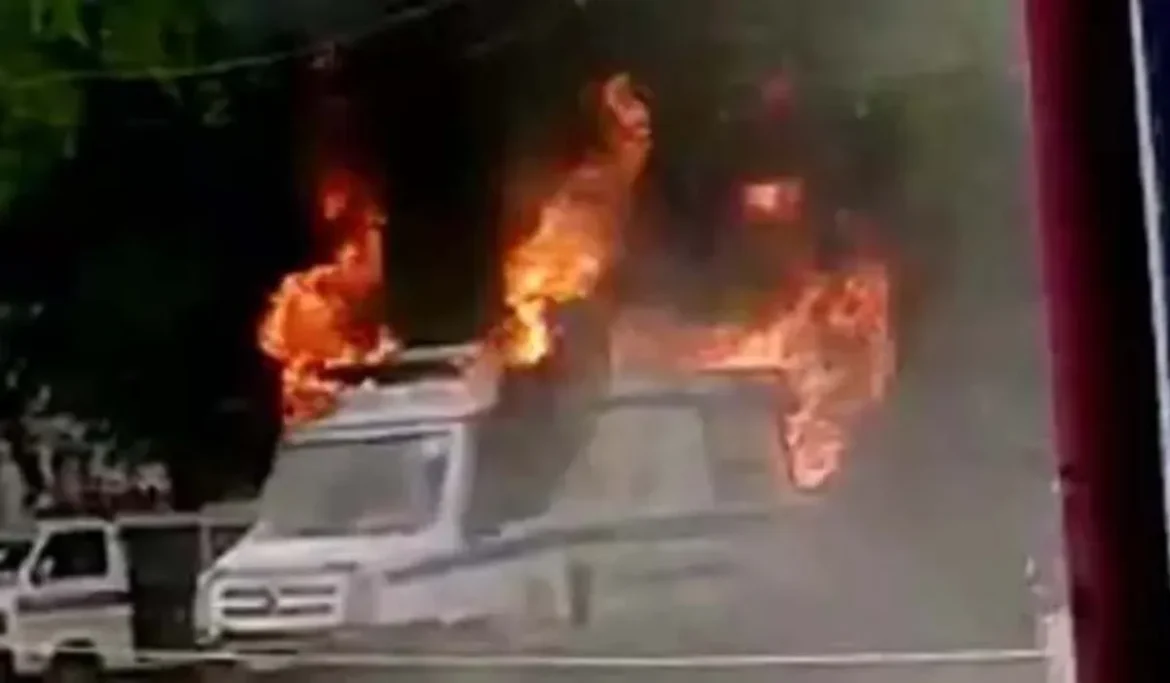 3 burnt to death in ambulance fire in Modasa, Gujarat
