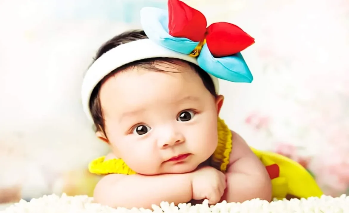 देखें शुभ और सुंदर Baby Girl Names की पूरी लिस्ट
