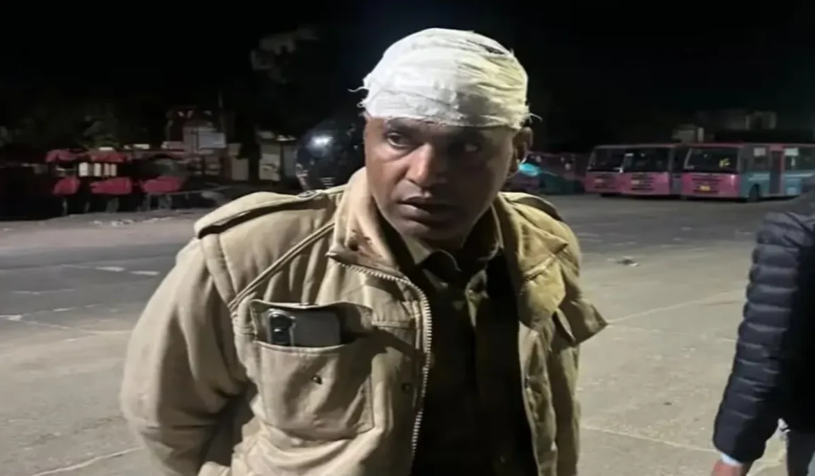 जयपुर में मस्जिद के बाहर भड़की हिंसा, भीड़ ने पुलिस पर किया पथराव, इंटरनेट सेवा बंद