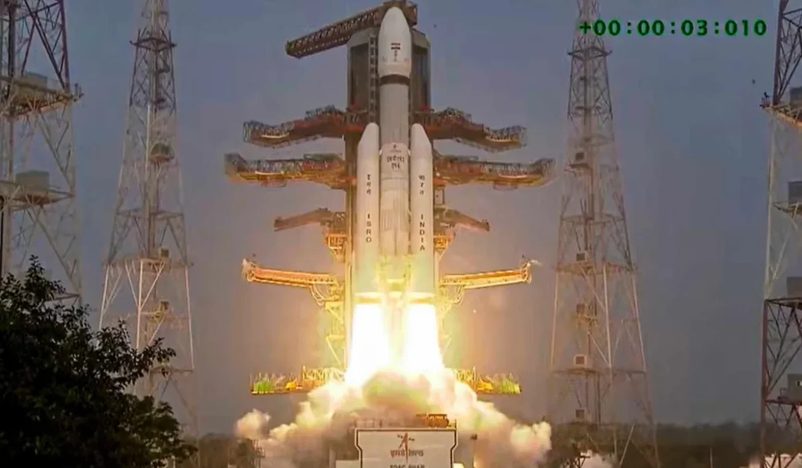 ब्ल्यूबर्ड- ब्लॉक-2 को लेकर लॉन्च हुआ ISRO का LVM3