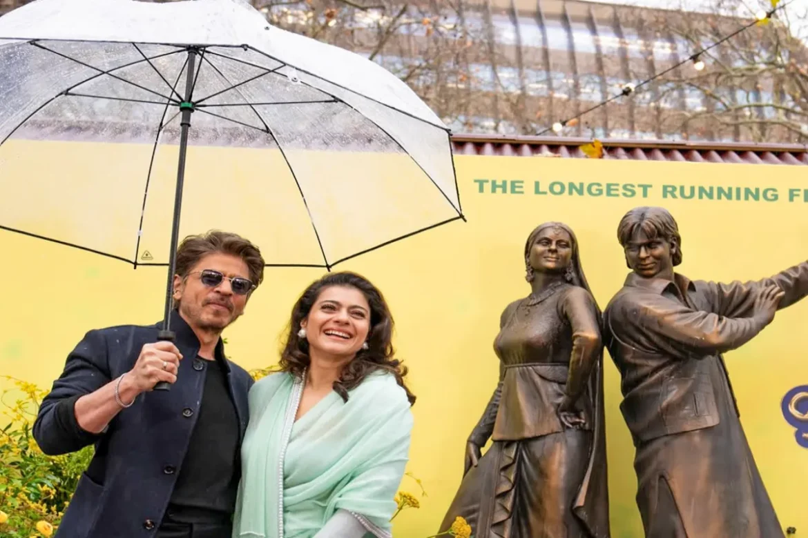 DDLJ completes 30 years, bronze statue built in London
