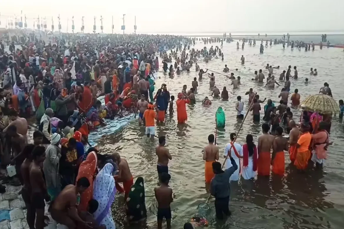 1 करोड़ भक्तों ने संगम में लगाई डुबकी