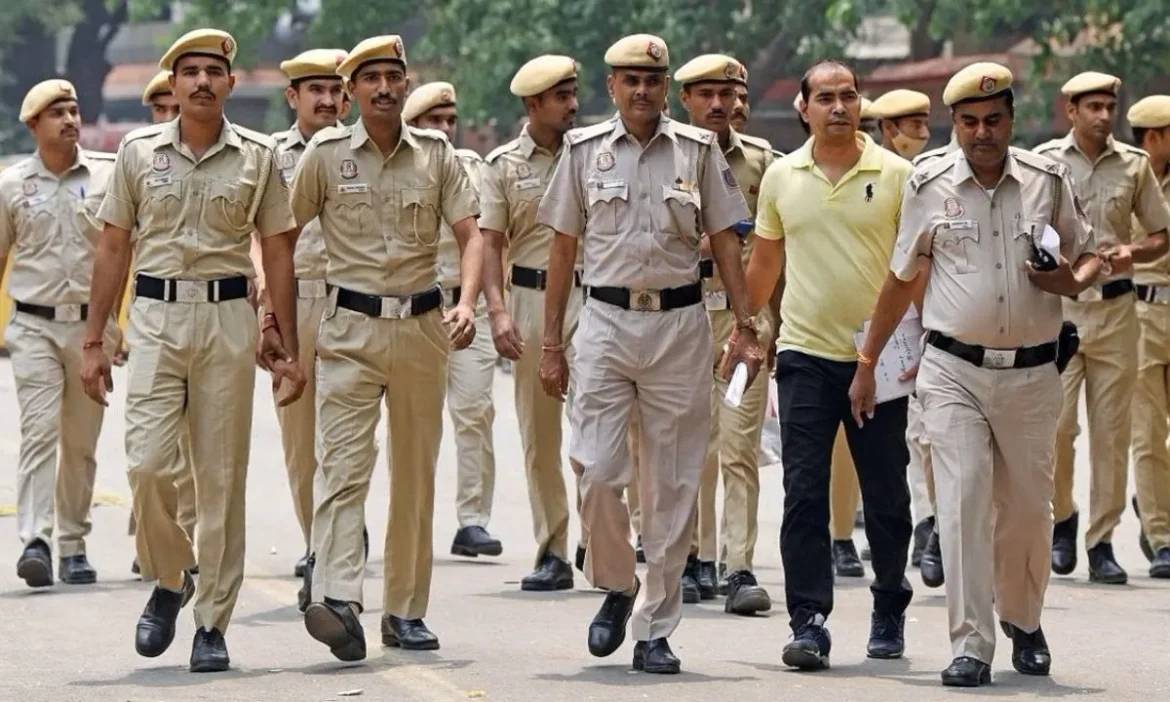 दिल्ली पुलिस ने ऑपरेशन संकल्प के तहत कई अपराधी धरे