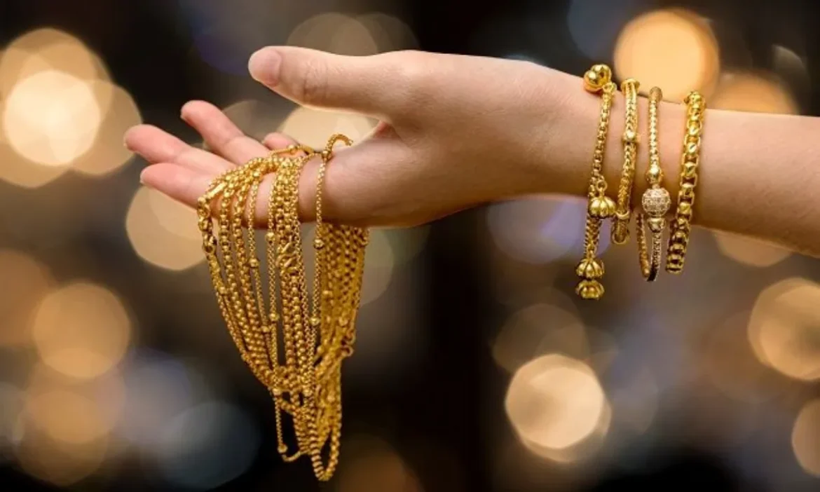 शहर जहां की गलियों में बरसता है सोना