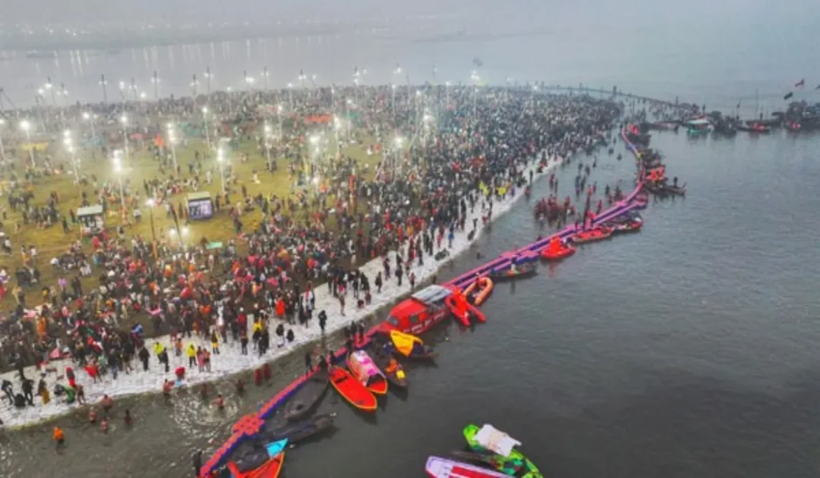 मकर संक्रांति पर संगम तट पर उमड़ा भक्तों का सैलाब