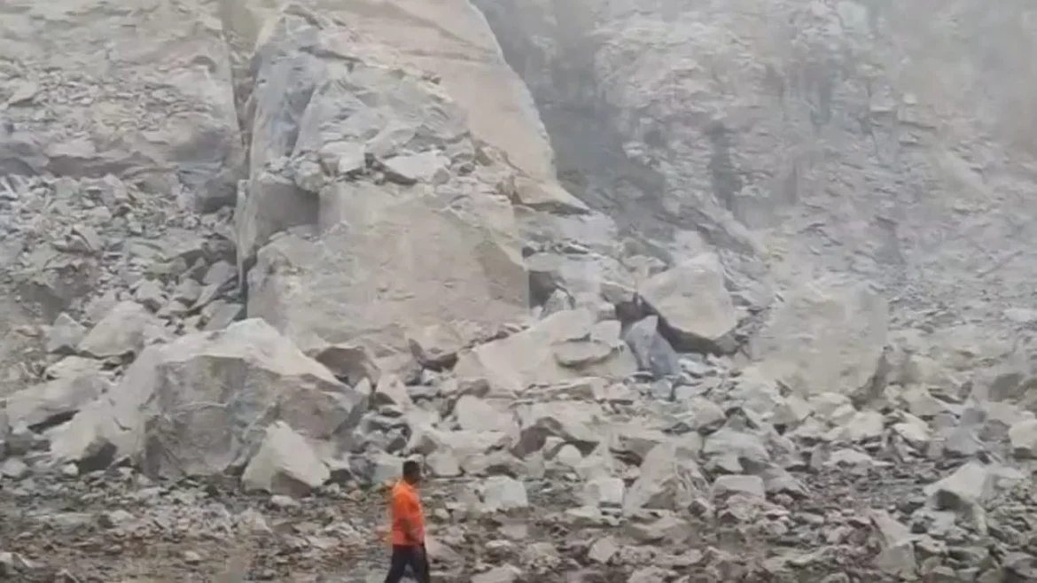 ओडिशाः खदान में विस्फोट के बाद मची चीख-पुकार, कई श्रमिकों के मारे जाने की आशंका, DM-SP मौके पर मौजूद