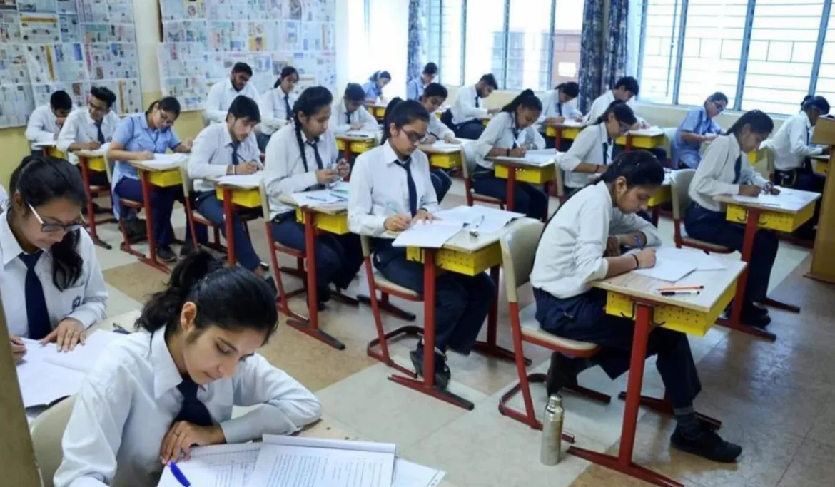 पहला बोर्ड एग्जाम देना अनिवार्य