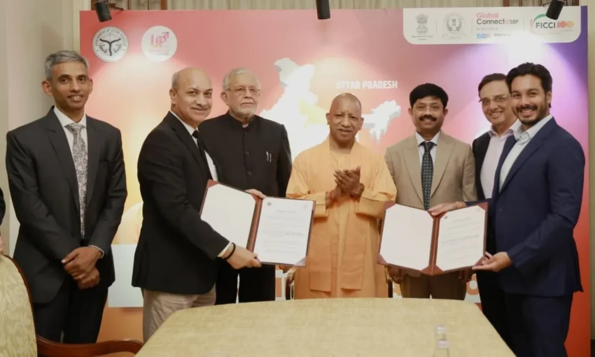 CM Yogi Singapore Visit : सिंगापुर पहुंचे CM योगी