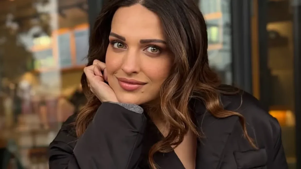 एक्ट्रेस हिमांशी से 10 करोड़ की डिमांड