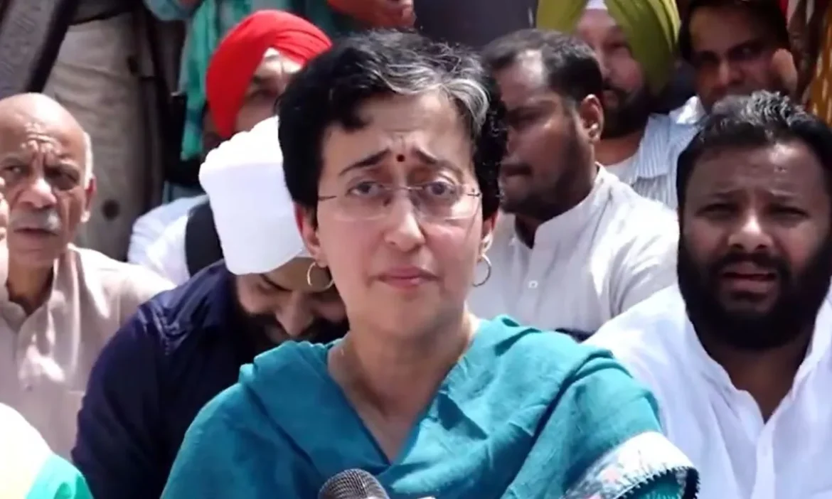 दिल्ली बजट को लेकर AAP का विरोध प्रदर्शन