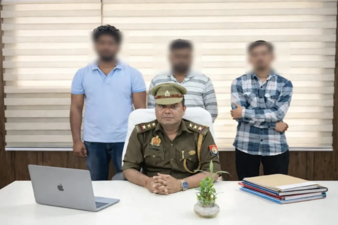 फर्जी अधिकारी बनकर 90 लाख ठगे