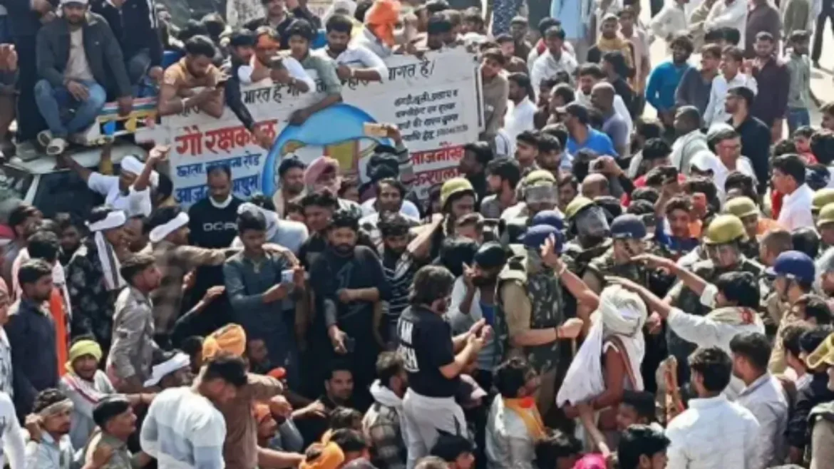 मथुरा में 'फरसा वाले बाबा' की मौत पर बवाल
