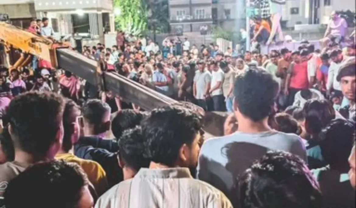 Nashik Car Accident:नासिक में कुएं में गिरी कार, 9 की मौत