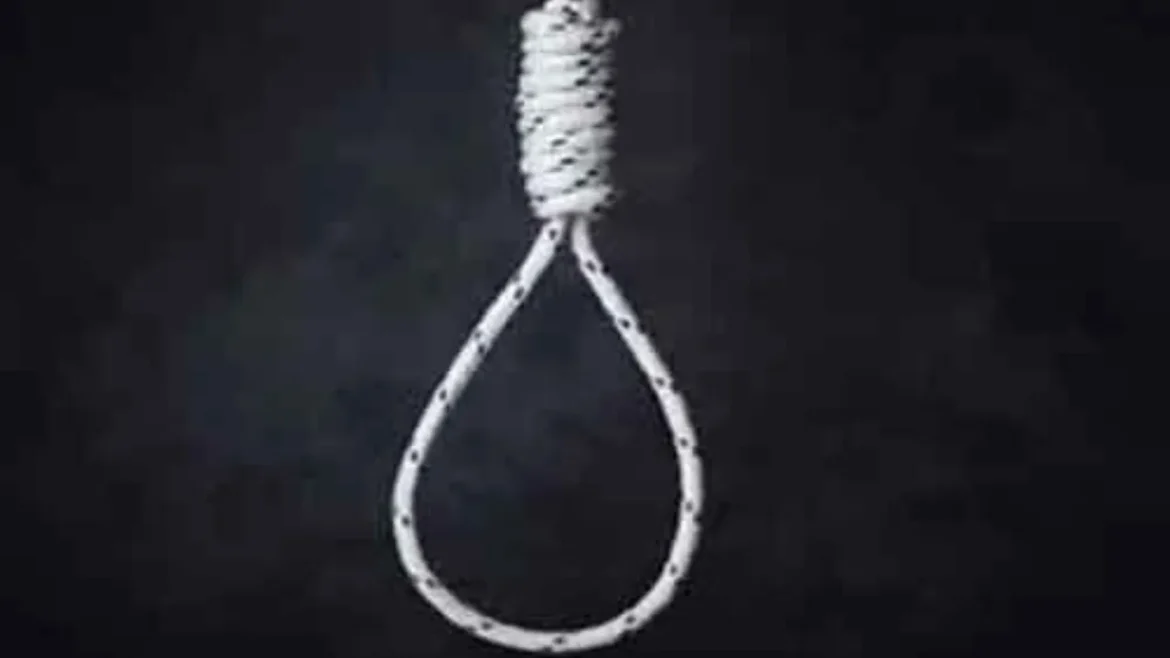 छात्रा ने पंखे से लटककर दी जान