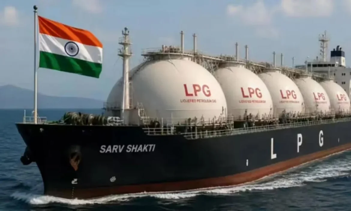 होर्मुज से निकला भारत का LPG टैंकर