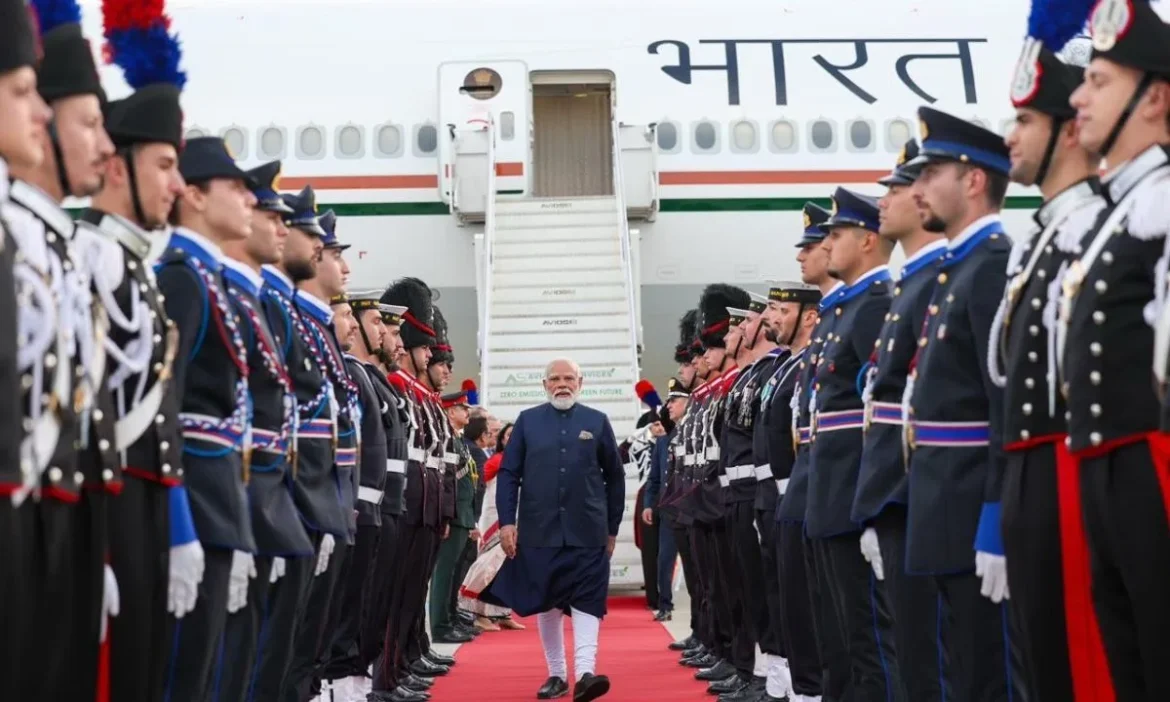 प्रधानमंत्री नरेंद्र मोदी पहुंचे इटली