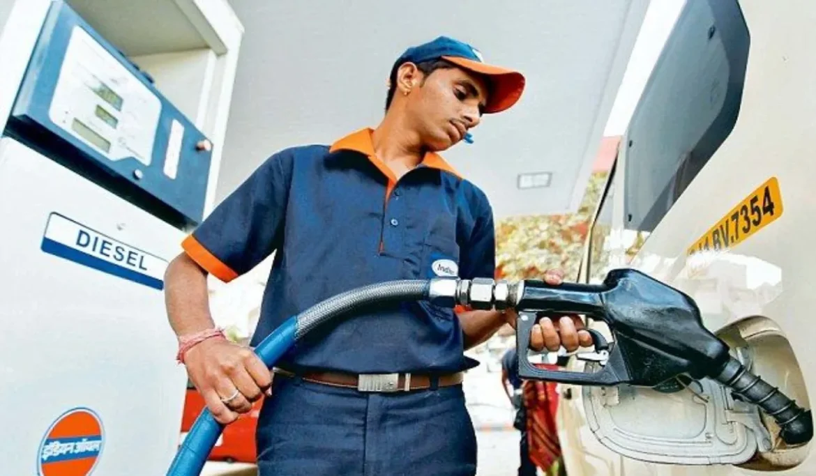 90 पैसे बढ़े पेट्रोल-डीजल के दाम