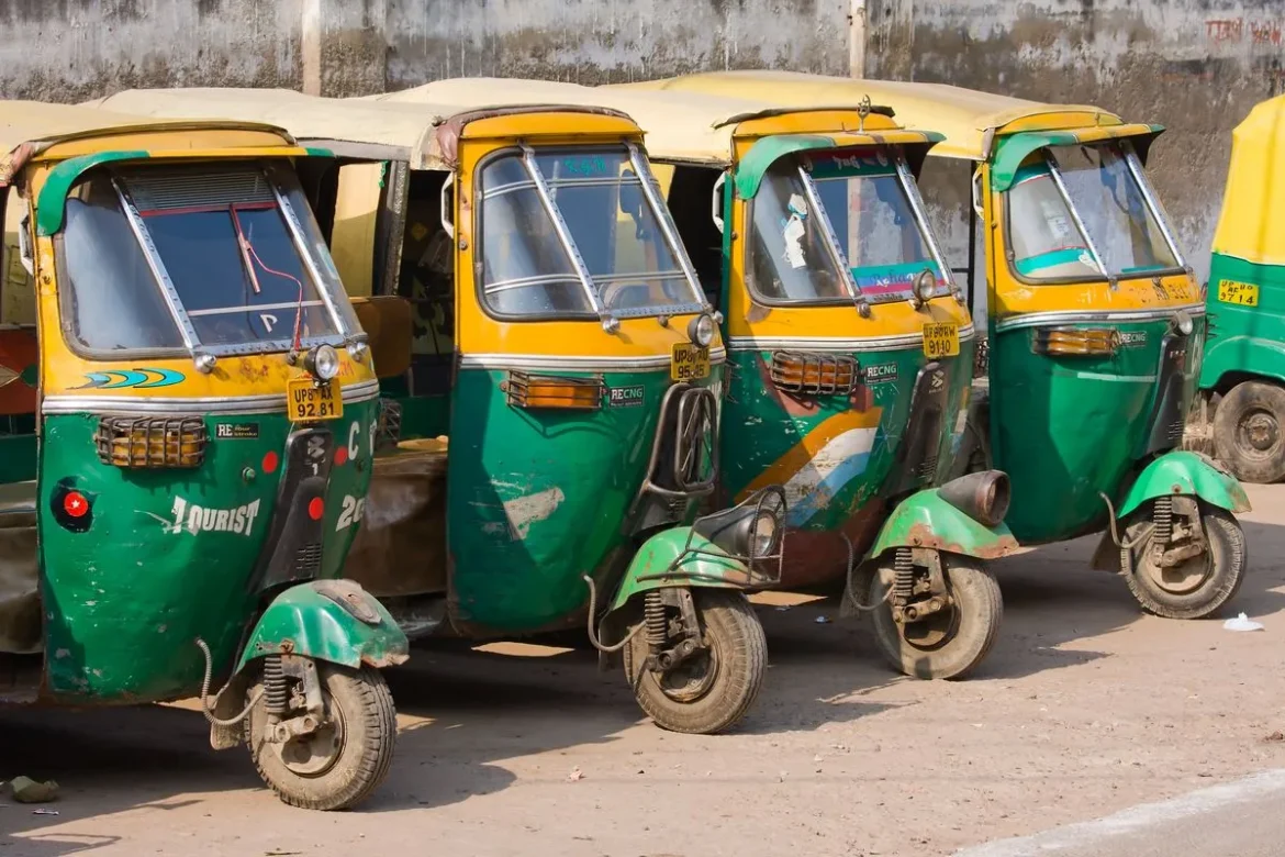 तीन दिन की स्ट्राइक पर ऑटो-कैब