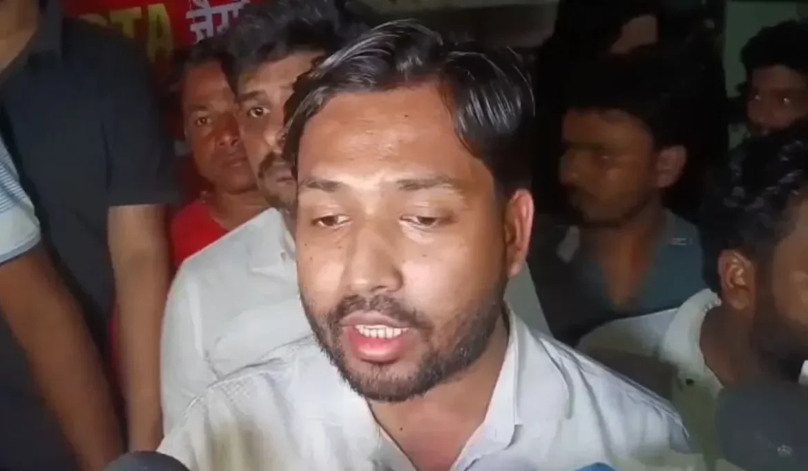 फायरिंग मामले में खान सर पर FIR