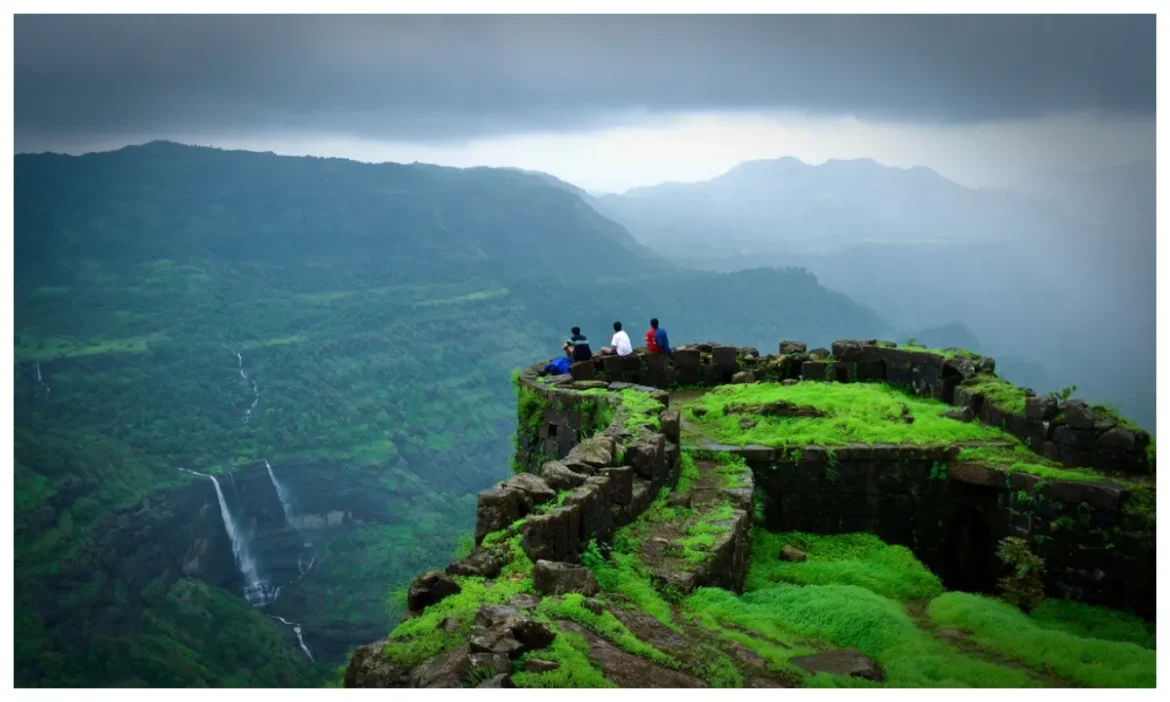 भारत की 5 जगहें जहां Monsoon खुद बन जाता है खूबसूरत कहानी