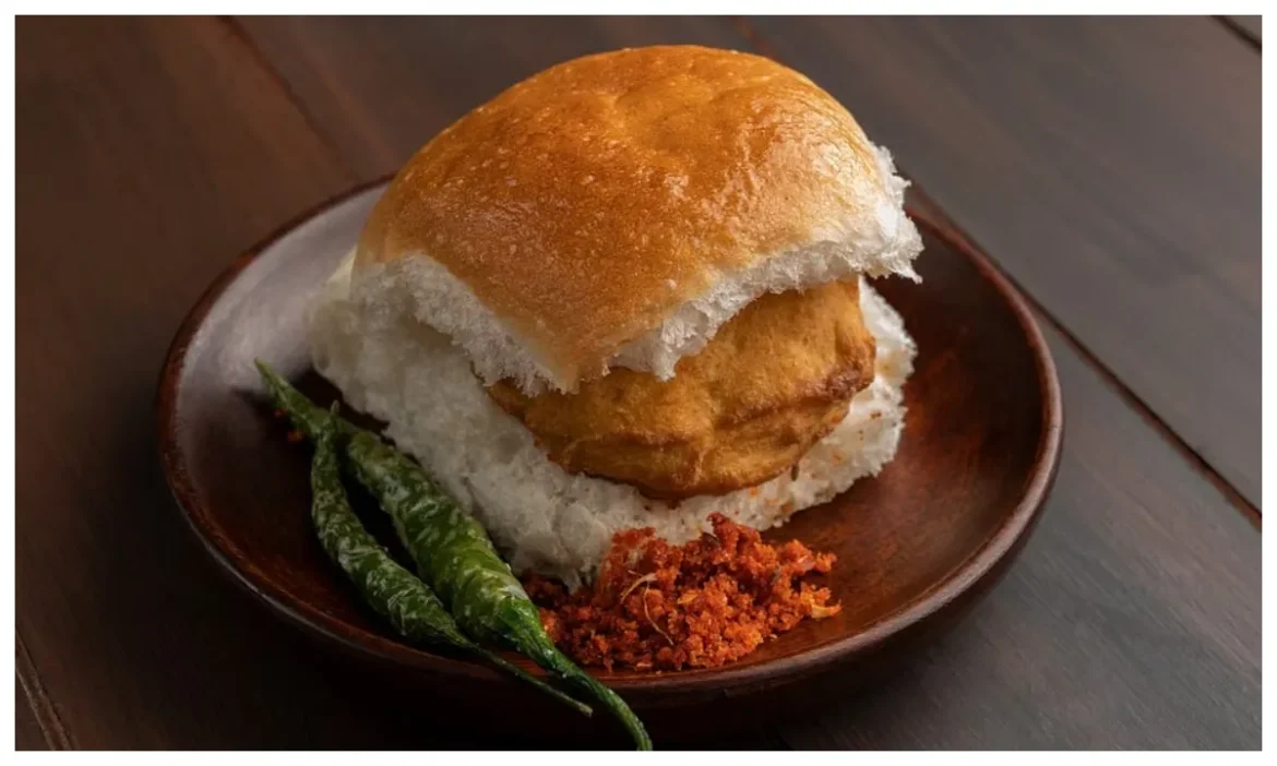ये 10 Maharashtrian Snacks हैं हर फूडी की पहली पसंद
