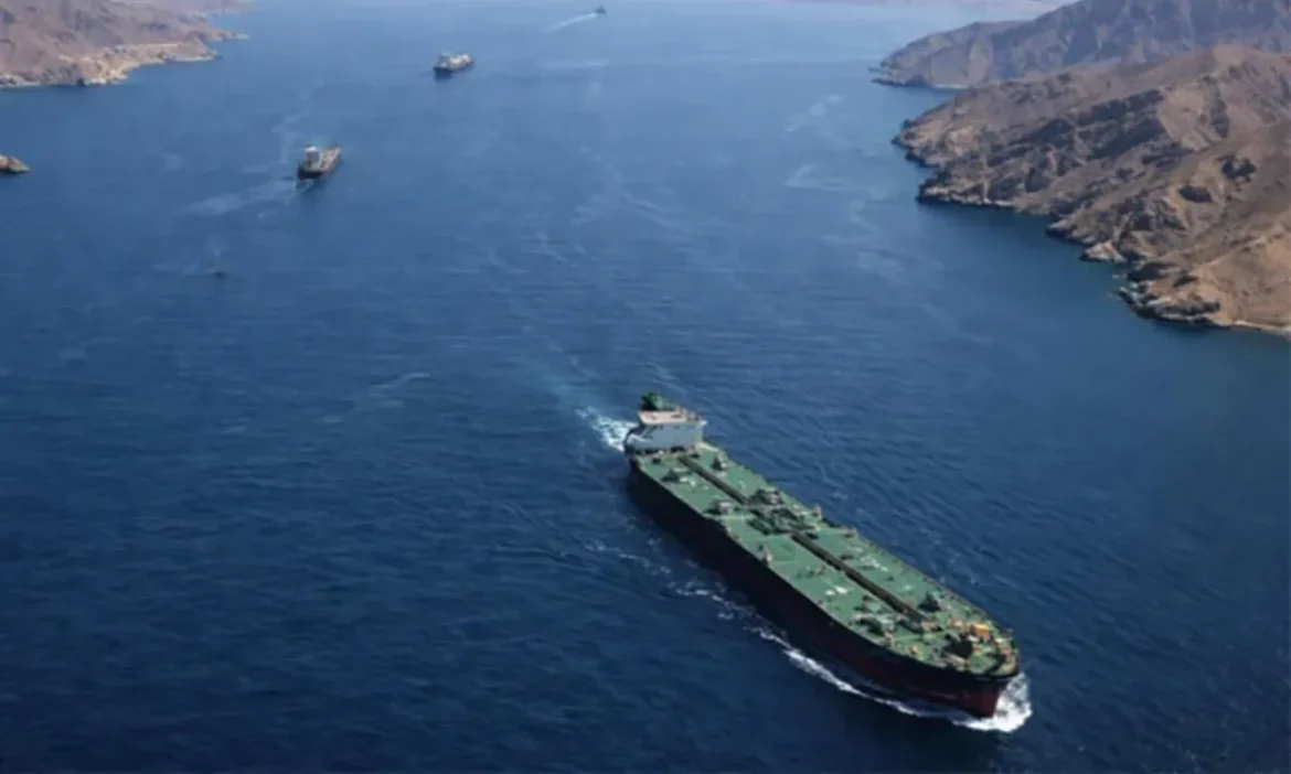 Strait of Hormuz: क्यों महत्वपूर्ण है होर्मुज?