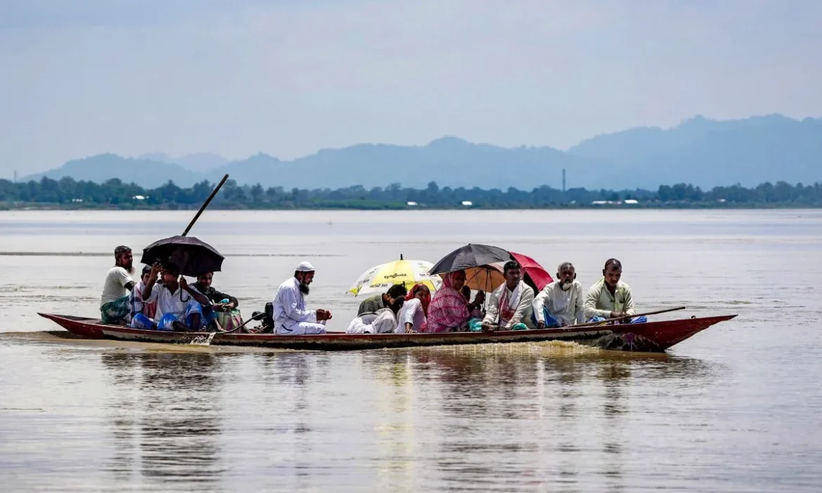 अब तक 75 लोगों की मौत