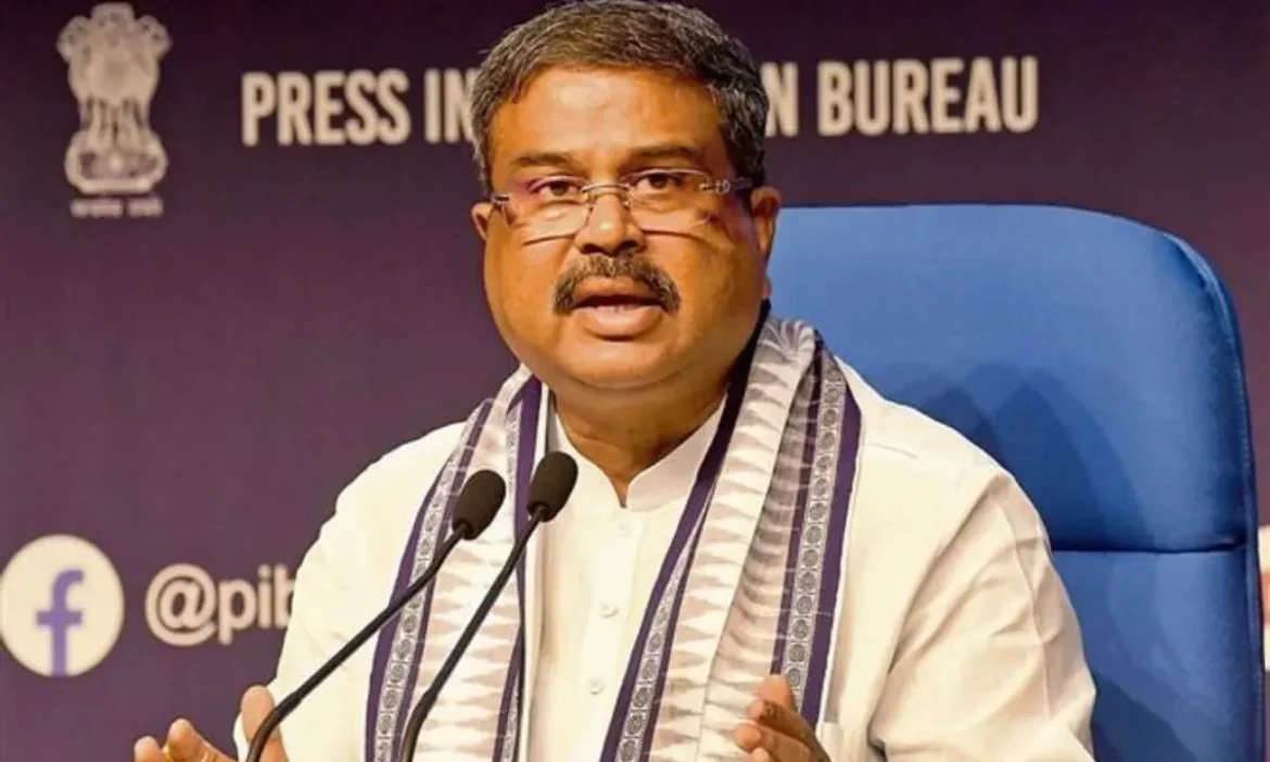 आज कटघरे में खड़े हैं शिक्षा मंत्री