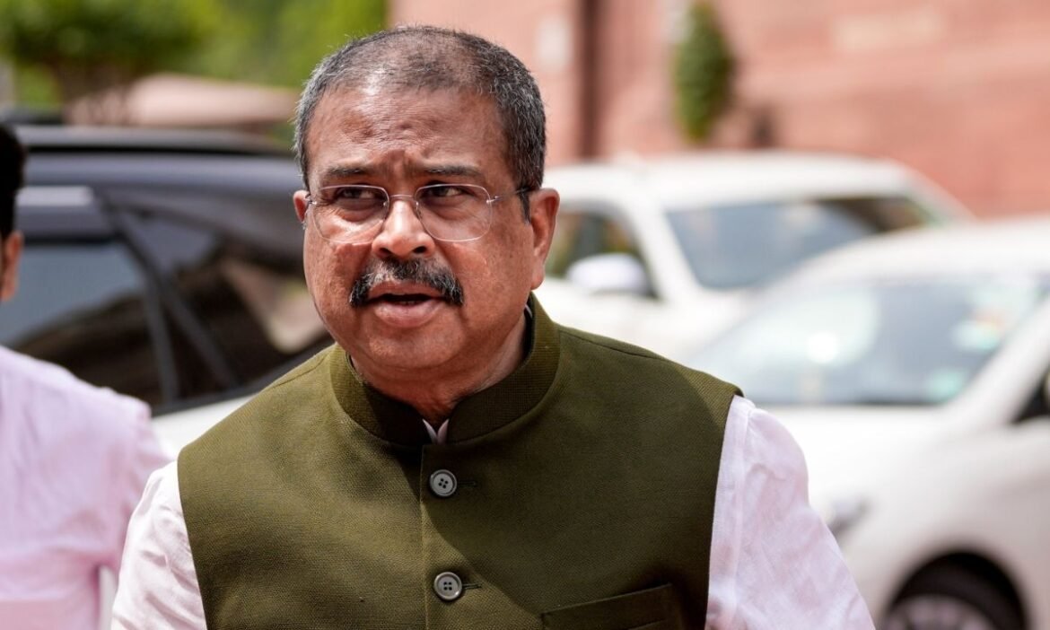 मोदी कैबिनेट में Dharmendra Pradhan का ऐसा रहा सफर