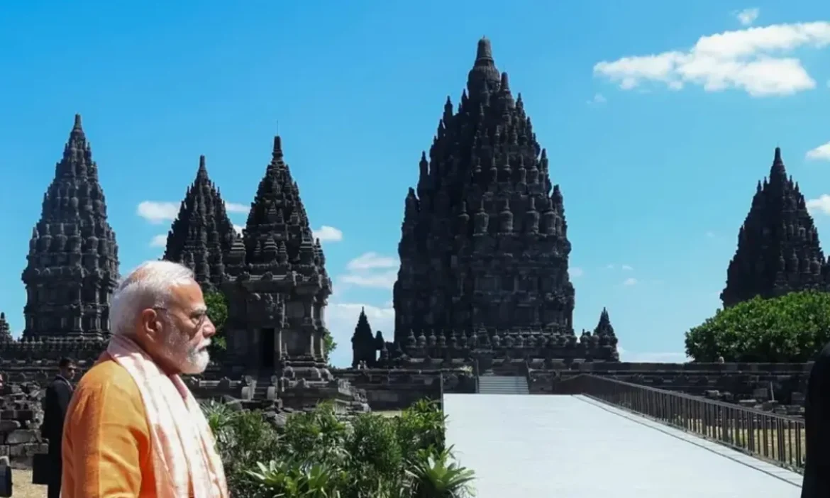 अपनी ट्रेवल लिस्ट में शामिल करें Prambanan Temple का नाम