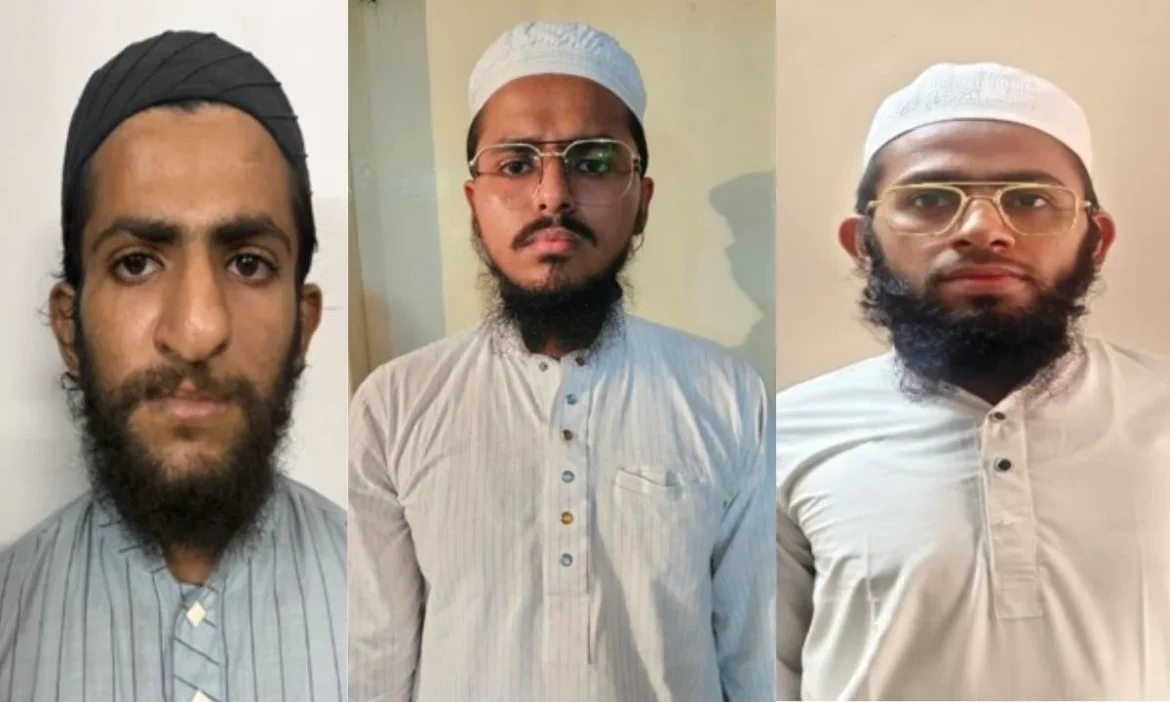 जैश-ए-मोहम्मद से जुड़े 8 आतंकी गिरफ्तार