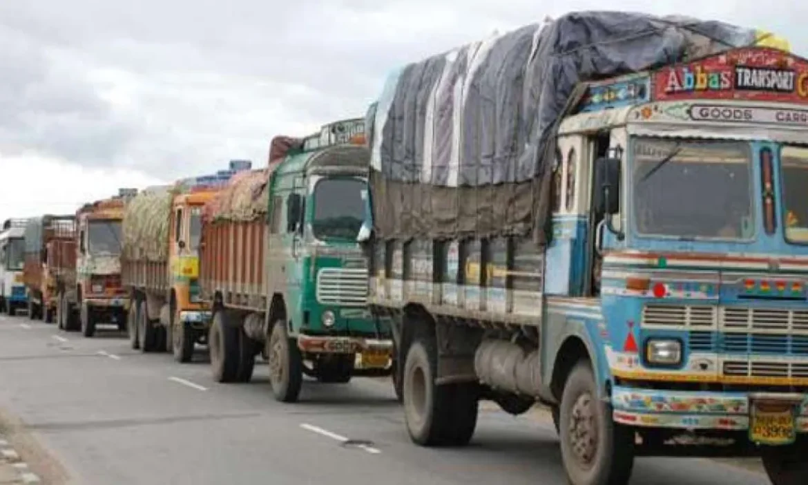 सड़कों से गायब हुए 10 हजार से ज्यादा ट्रक